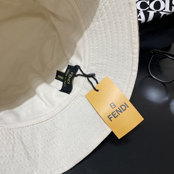 目を惹く逸品！フェンディ リバーシブル バケットハット 偽物 feu35978
